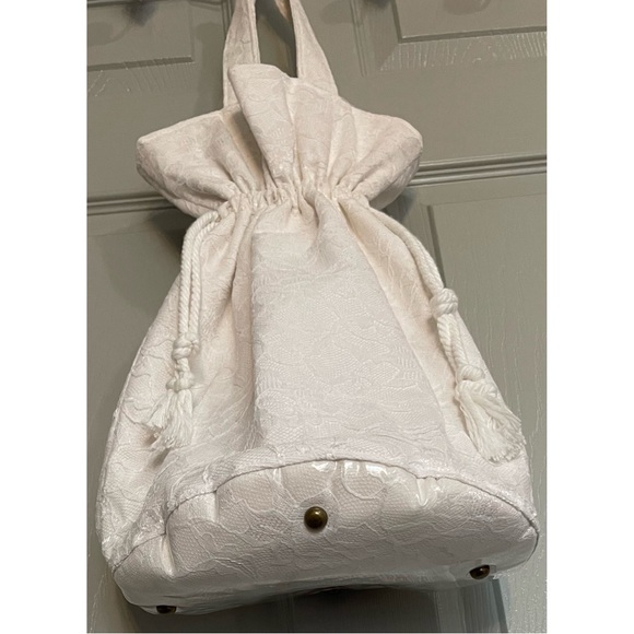 Hand Crafted White Lace Boho Wedding Purse NWT - Picture 3 of 8